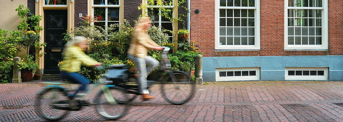 Fietsen door straat